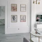 Apartment Fredry 2 Liliowy *