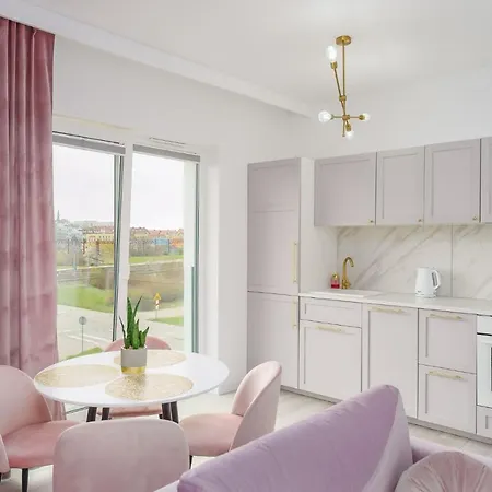 Fredry 2 Liliowy Apartman Kołobrzeg