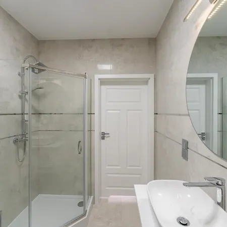 Fredry 2 Liliowy Apartman